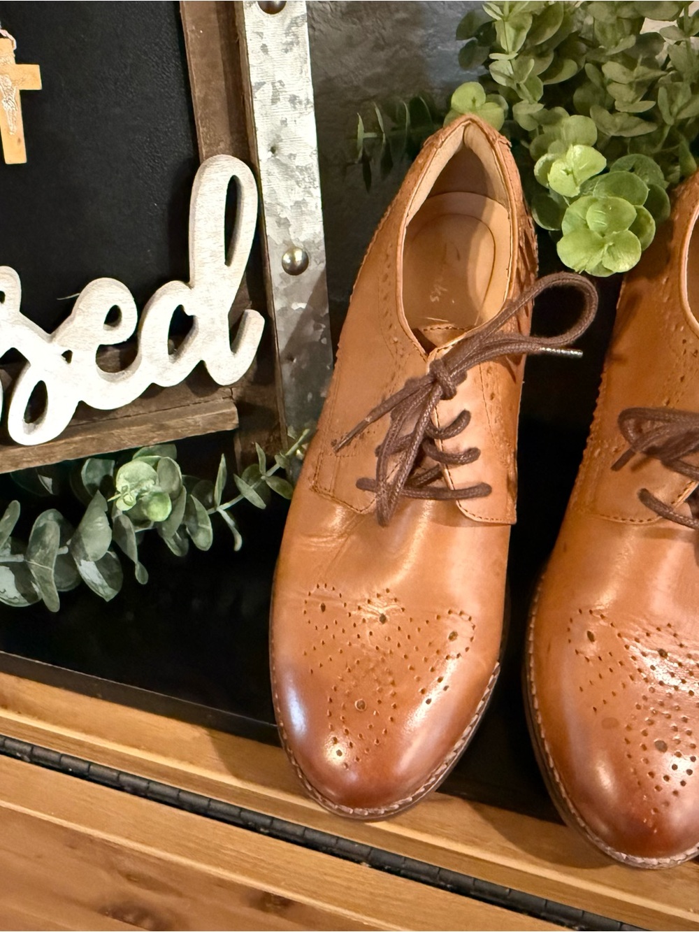 Clarks Brown Leather Wingtip Derby Lace-Up Shoes